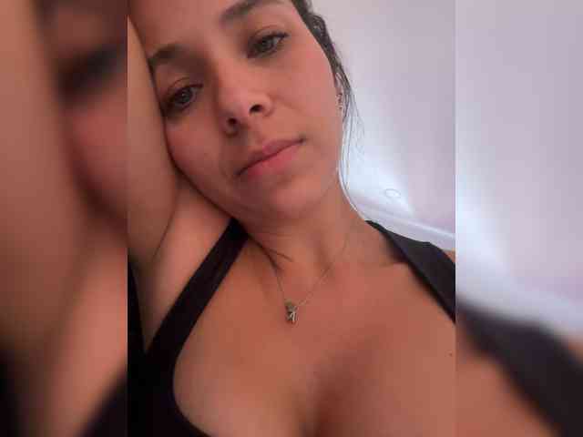 Anhika webcam
