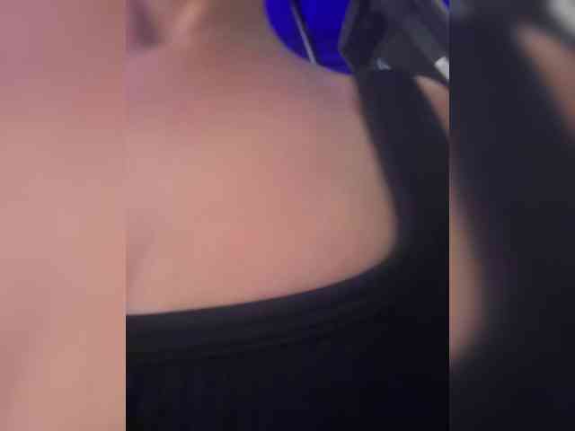 Anhika webcam