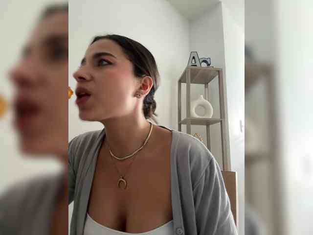 Anhika webcam