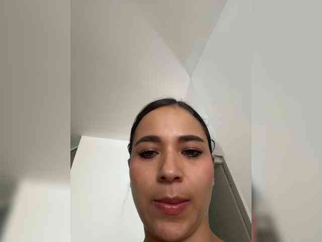 Anhika webcam