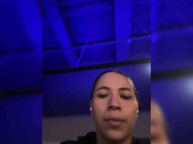 Anhika webcam