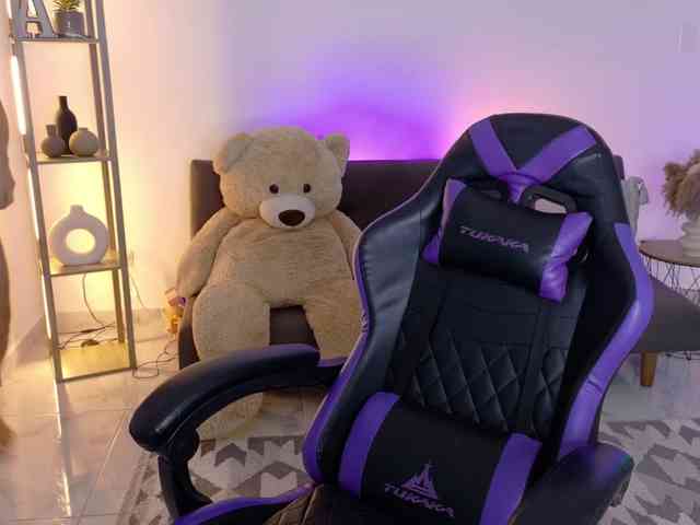 Anhika webcam