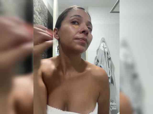 Anhika webcam