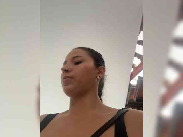 Anhika webcam