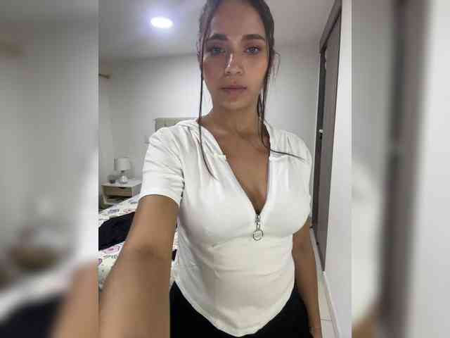 Anhika webcam
