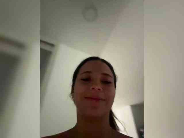 Anhika webcam