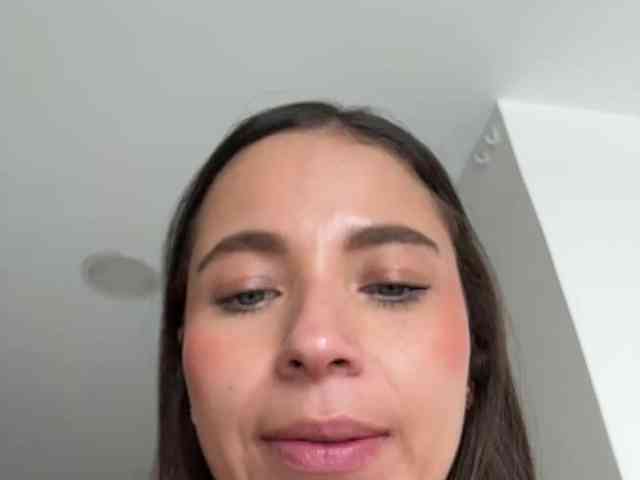 Anhika webcam