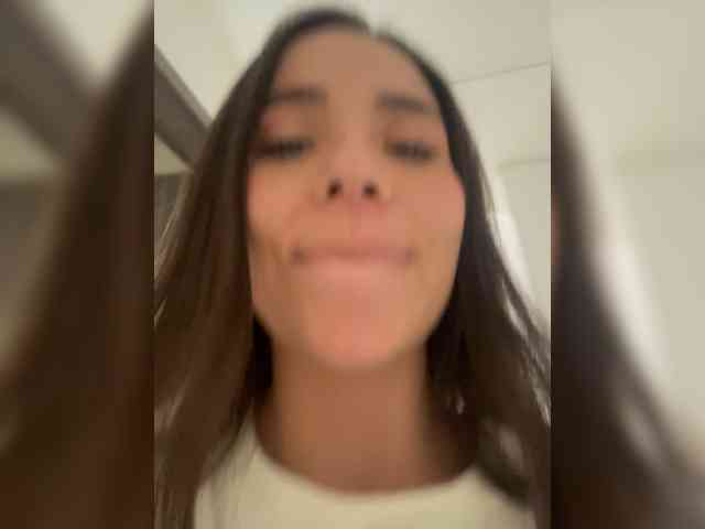 Anhika webcam