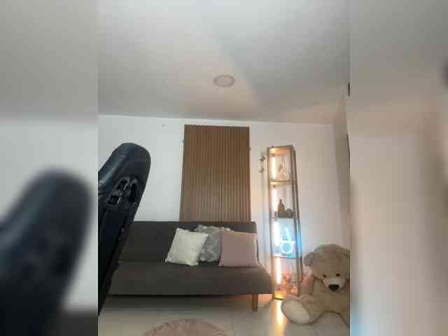 Anhika webcam