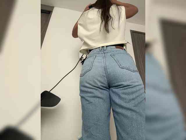 Anhika webcam