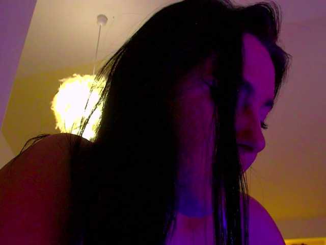 Sex chat gratuit in direct cu KeiraDark pe BongaCams