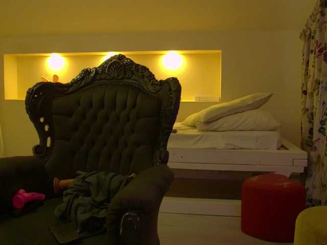 Sex chat gratuit in direct cu KeiraDark pe BongaCams