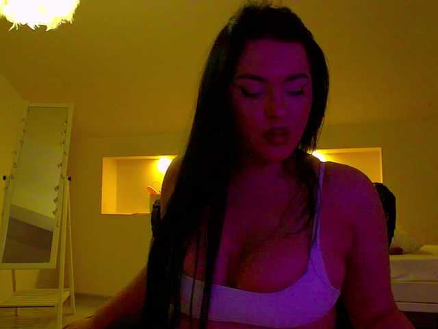 Sex chat gratuit in direct cu KeiraDark pe BongaCams