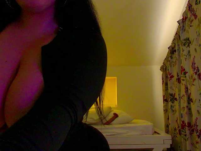Sex chat gratuit in direct cu KeiraDark pe BongaCams