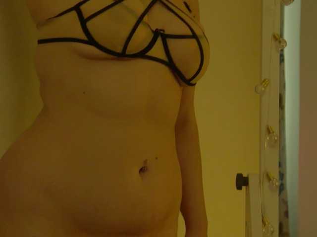 KeiraDark's BongaCams show and profile