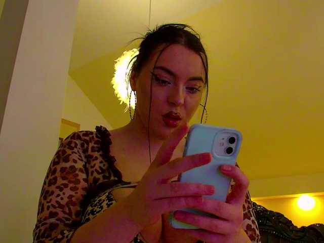 Sex chat gratuit in direct cu KeiraDark pe BongaCams