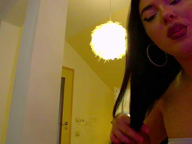 Sex chat gratuit in direct cu KeiraDark pe BongaCams