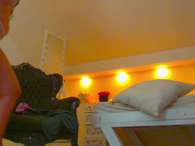 KeiraDark live cam on BongaCams