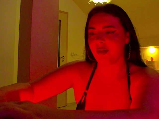 Sex chat gratuit in direct cu KeiraDark pe BongaCams