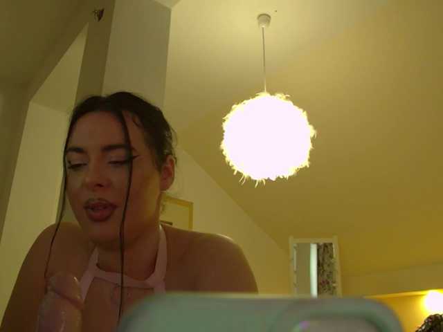 Sex chat gratuit in direct cu KeiraDark pe BongaCams