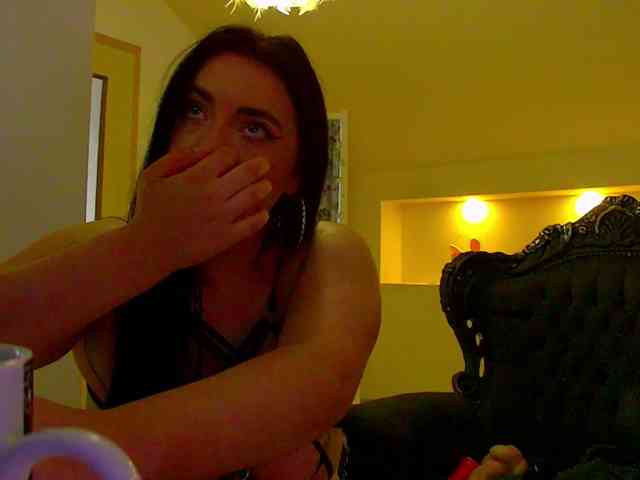 KeiraDark webcam