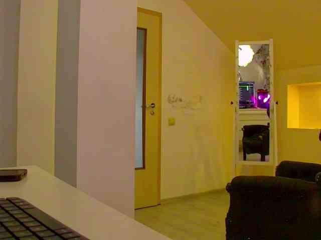 KeiraDark webcam