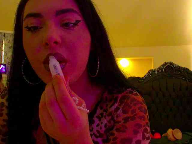 KeiraDark webcam