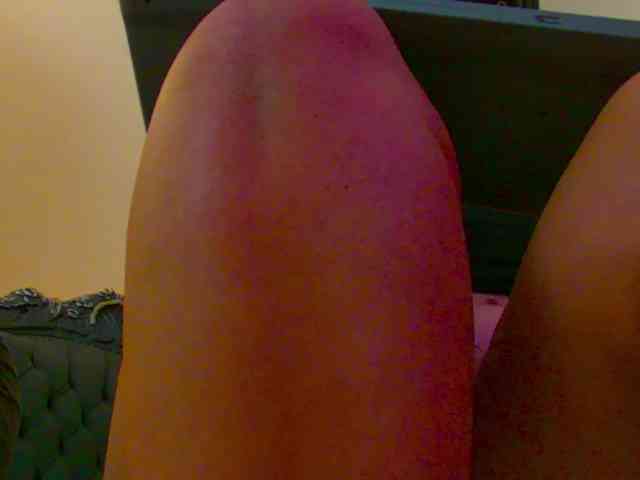 KeiraDark webcam