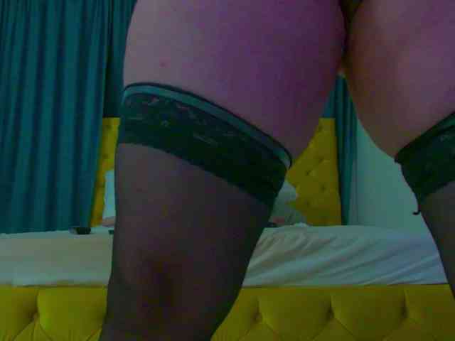 KeiraDark webcam