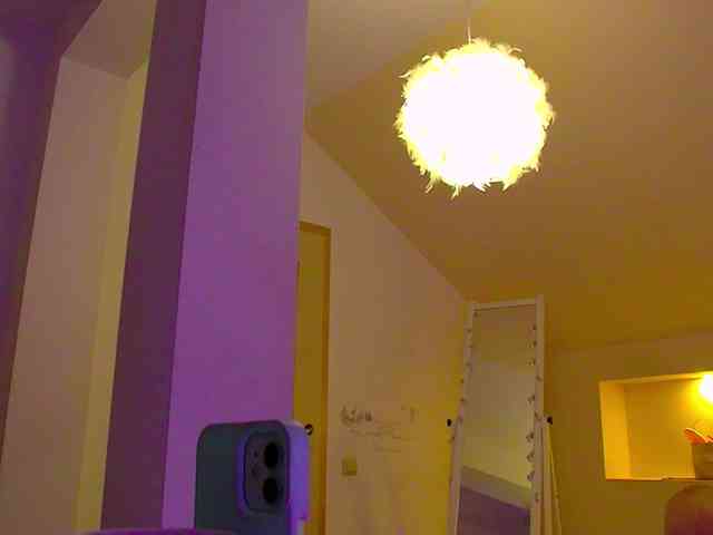 KeiraDark webcam