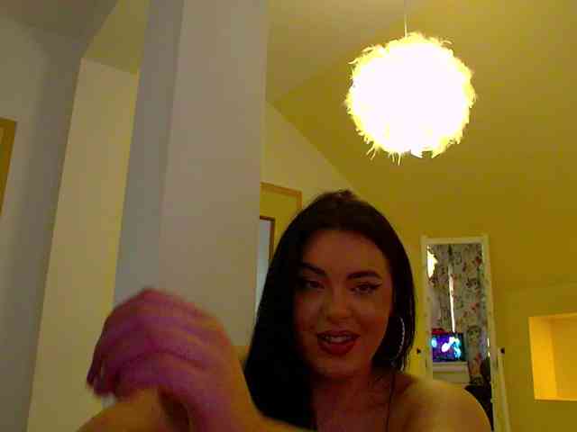 KeiraDark webcam