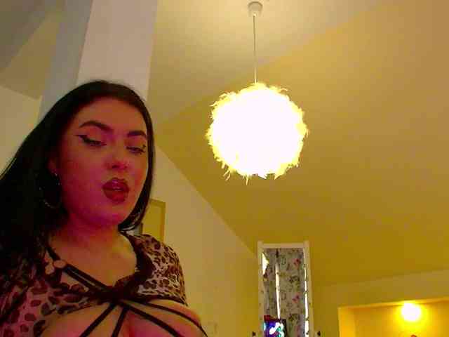 KeiraDark webcam