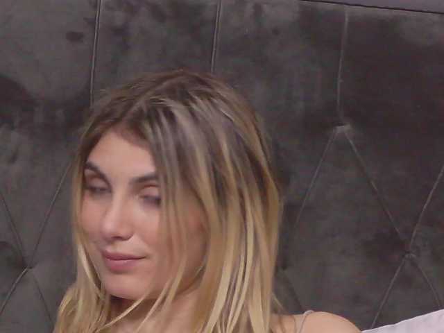 Sex chat gratuit in direct cu SweetAnisia pe BongaCams
