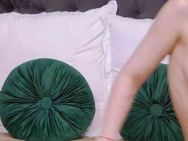 SweetAnisia webcam