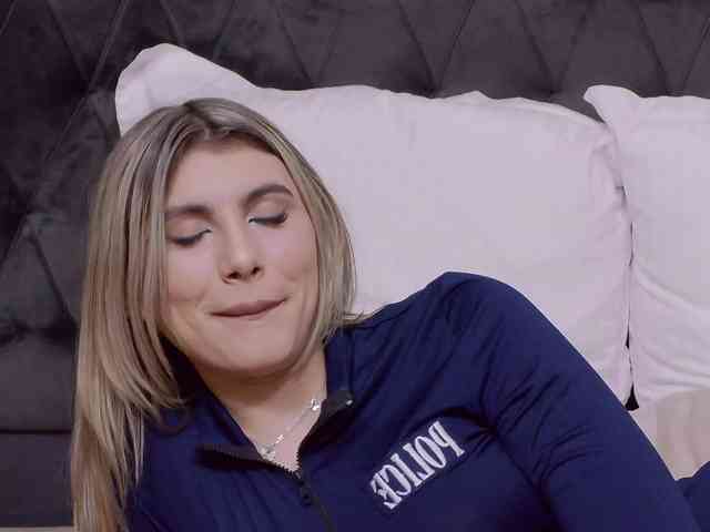 SweetAnisia webcam