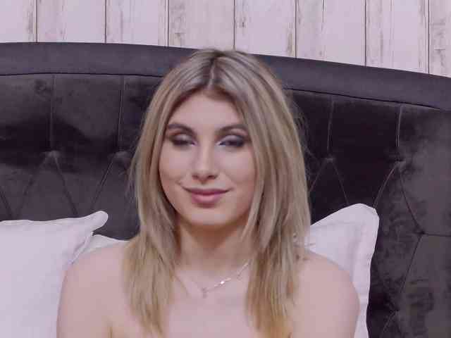 SweetAnisia webcam