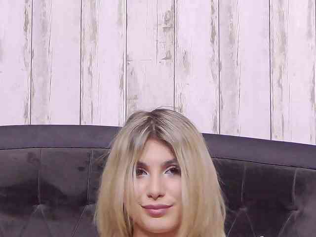 SweetAnisia webcam