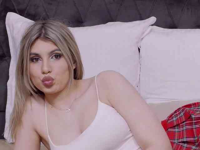 SweetAnisia webcam
