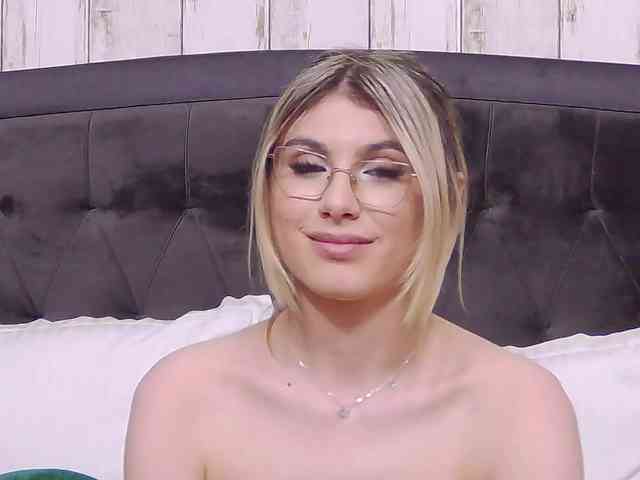 SweetAnisia webcam