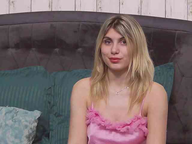 SweetAnisia webcam