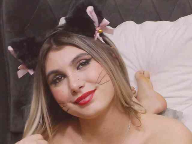 SweetAnisia webcam