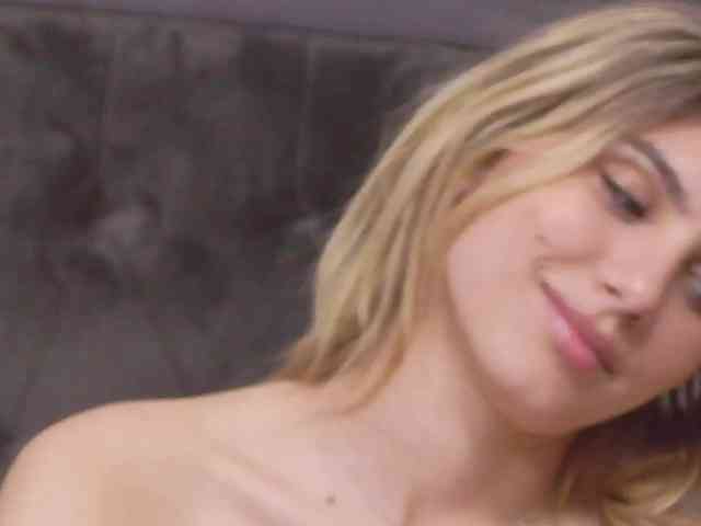 SweetAnisia webcam