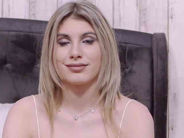 SweetAnisia webcam