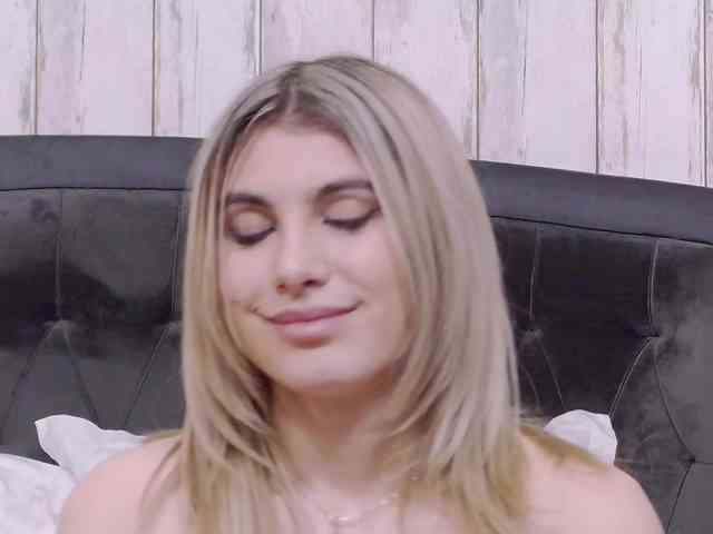 SweetAnisia webcam