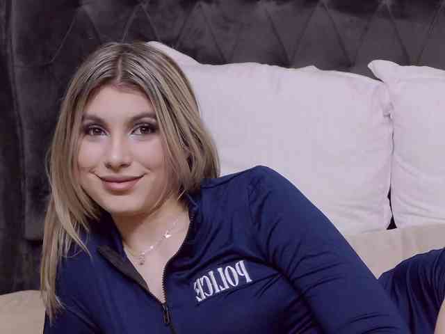 SweetAnisia webcam