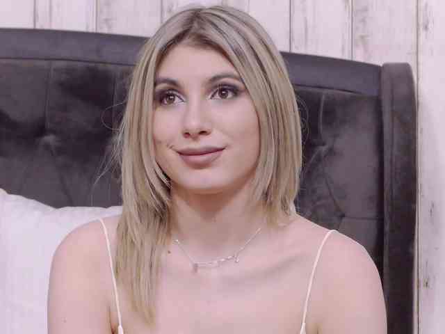 SweetAnisia webcam