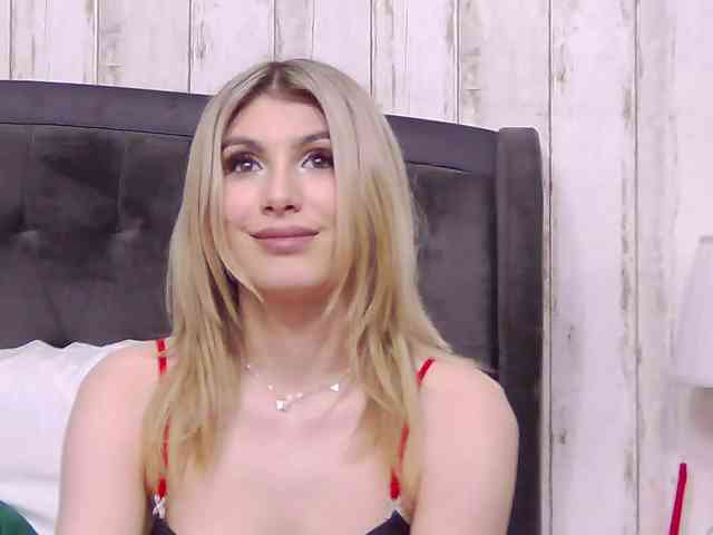 SweetAnisia webcam