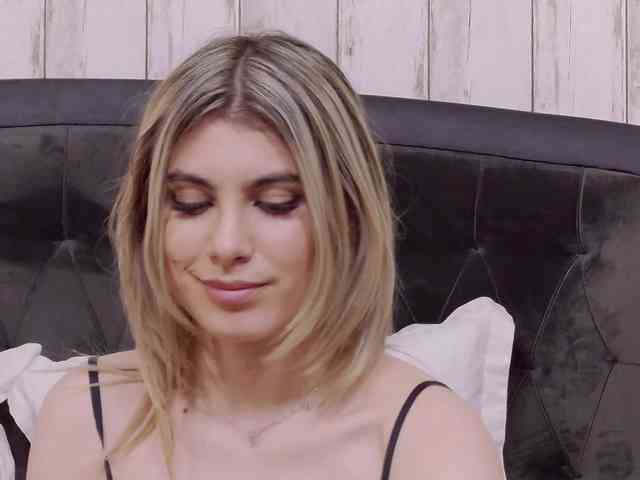 SweetAnisia webcam
