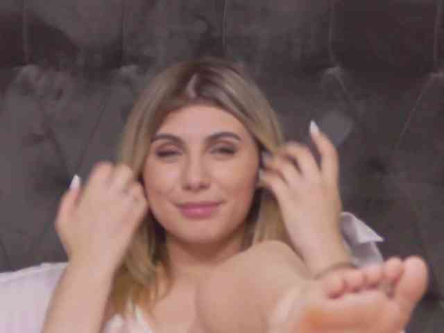 SweetAnisia webcam