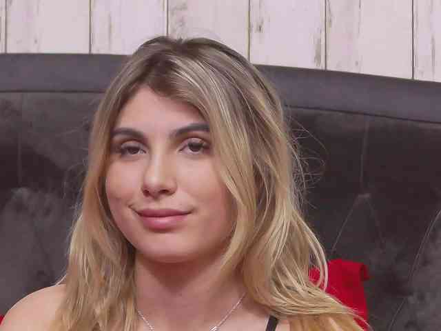 SweetAnisia webcam